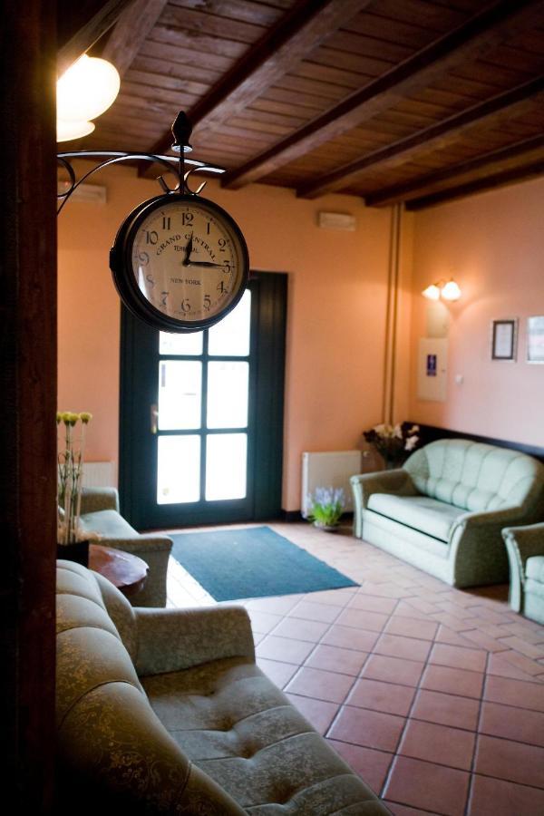 Hotel Maly Mlyn Stargard Szczeciński エクステリア 写真